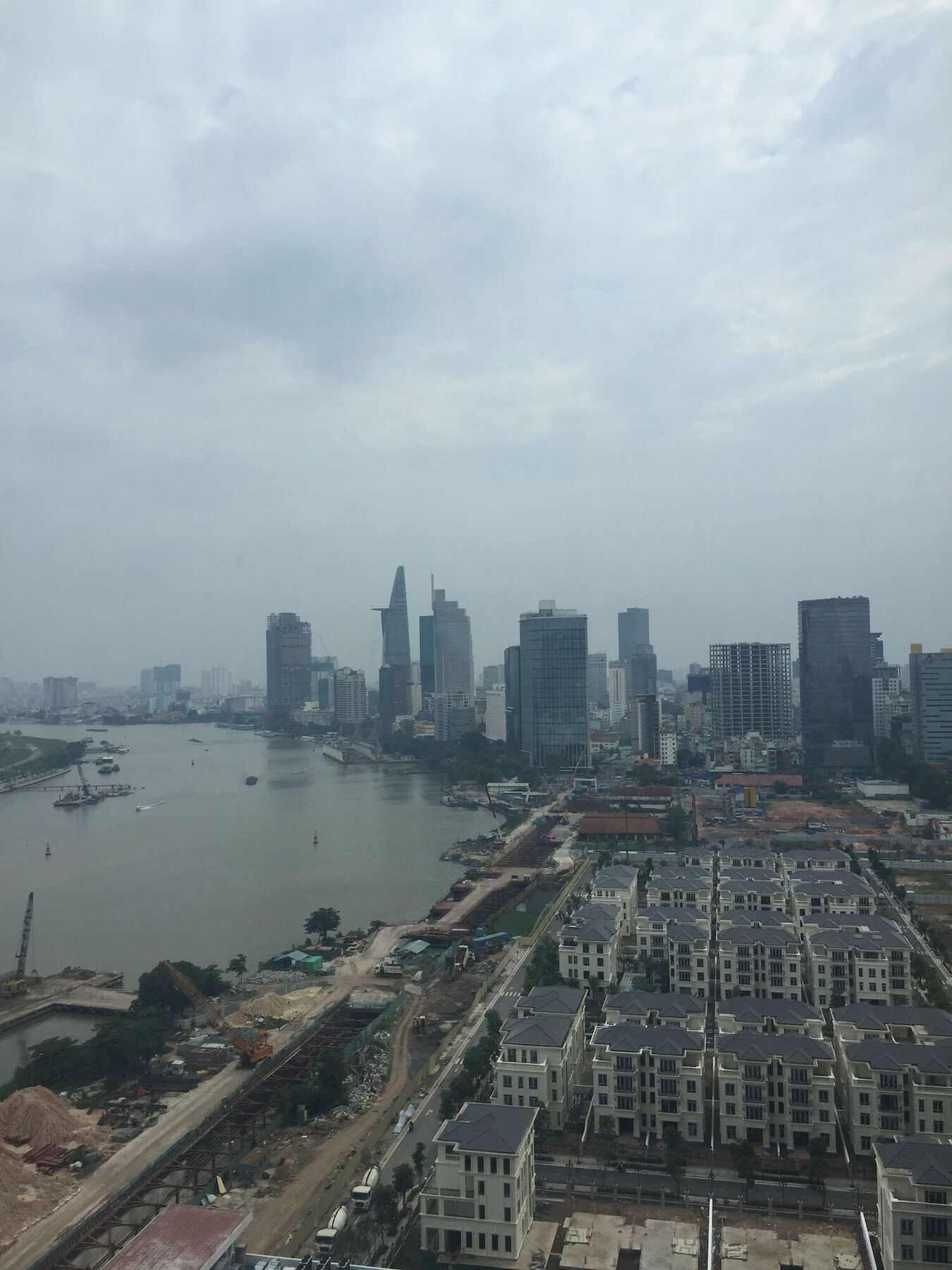 Luxury Apartmentel - Vinhomes Golden River Căn hộ *