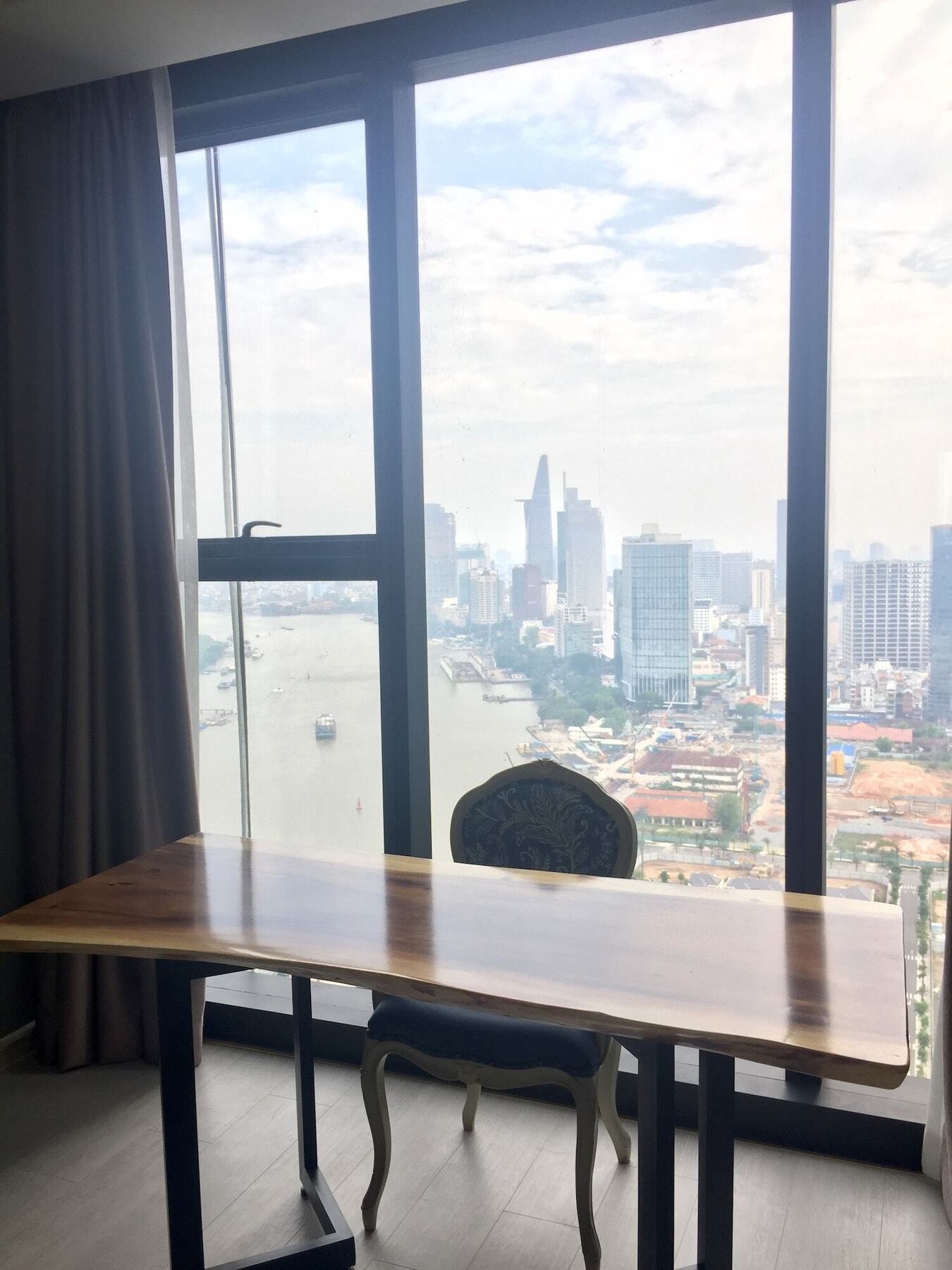 Apartment Luxury Apartmentel - Vinhomes Golden River Ho Chi Minh City