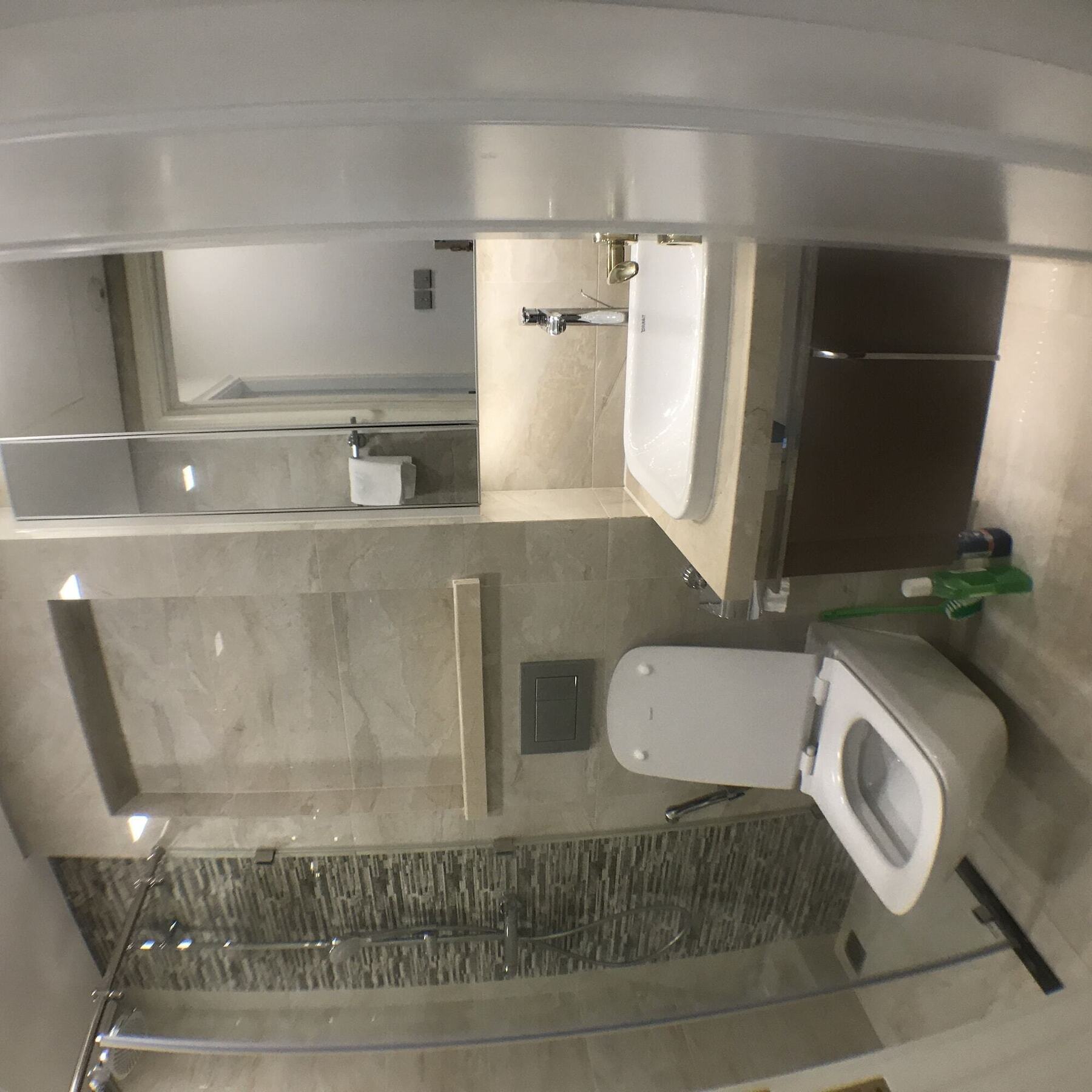 Mins - Vinhome Golden River Apartment