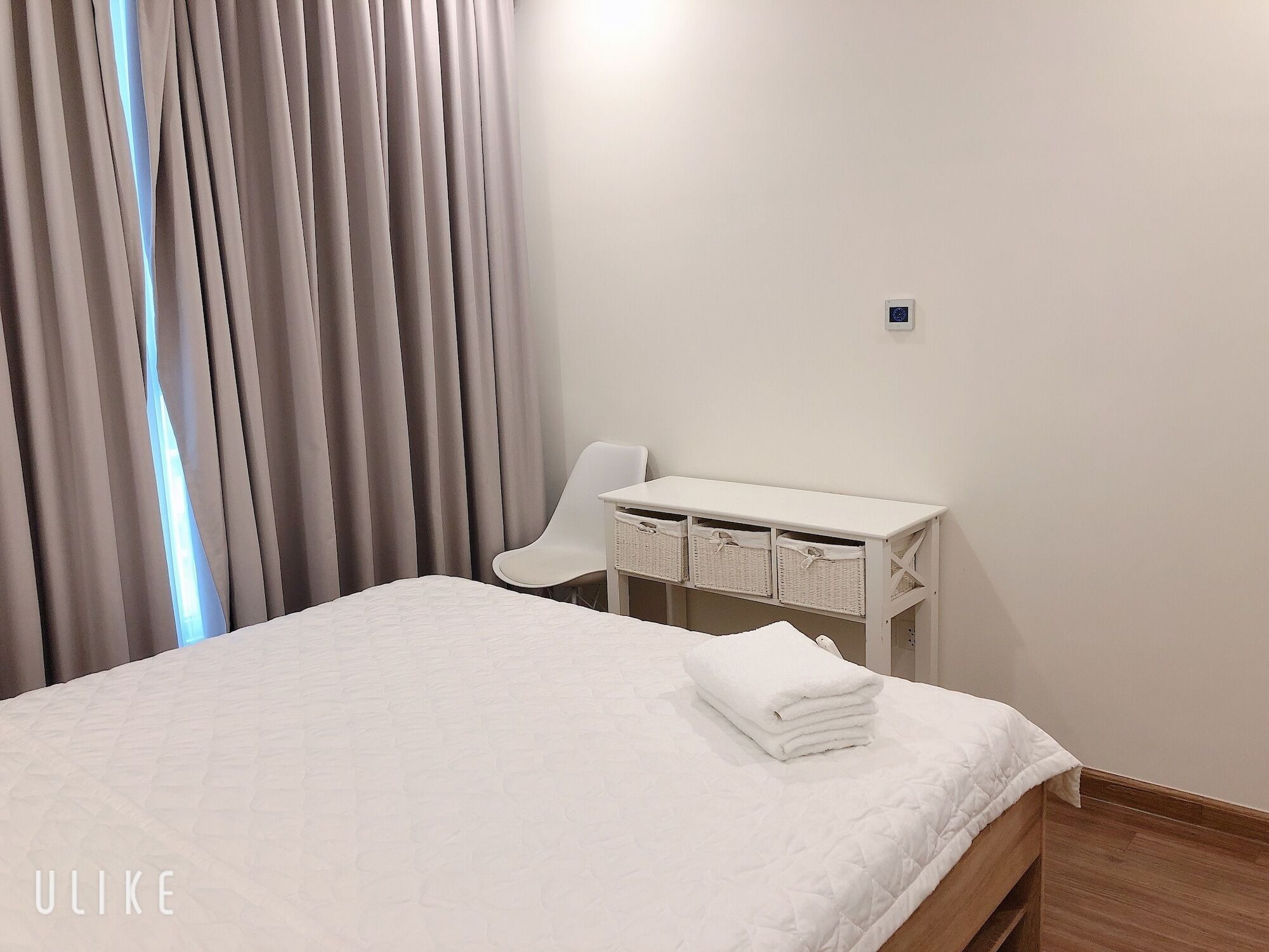 Kelly House - Vinhomes Park Apartment