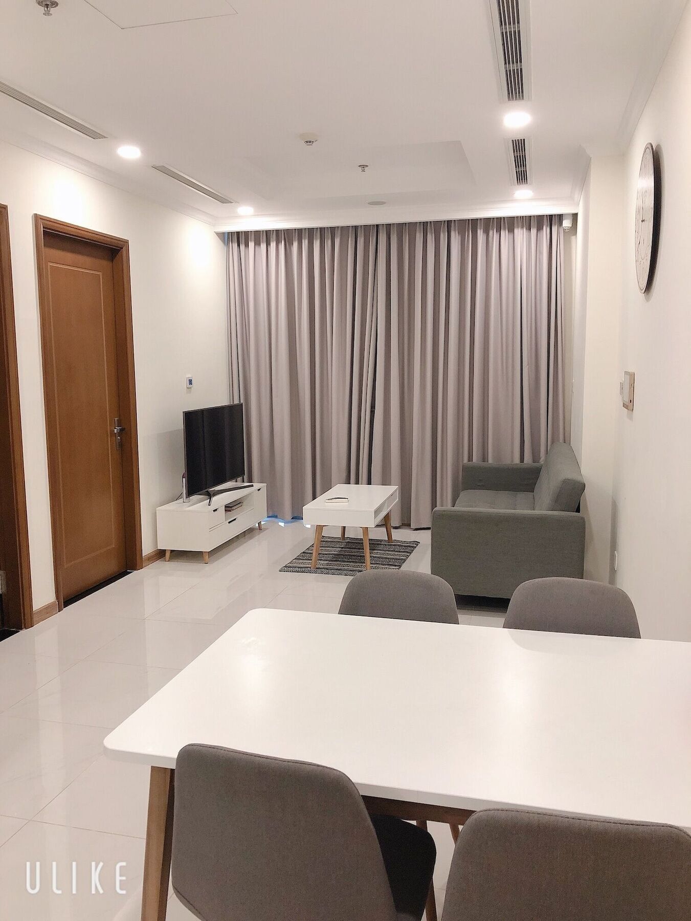 Kelly House - Vinhomes Park Apartment