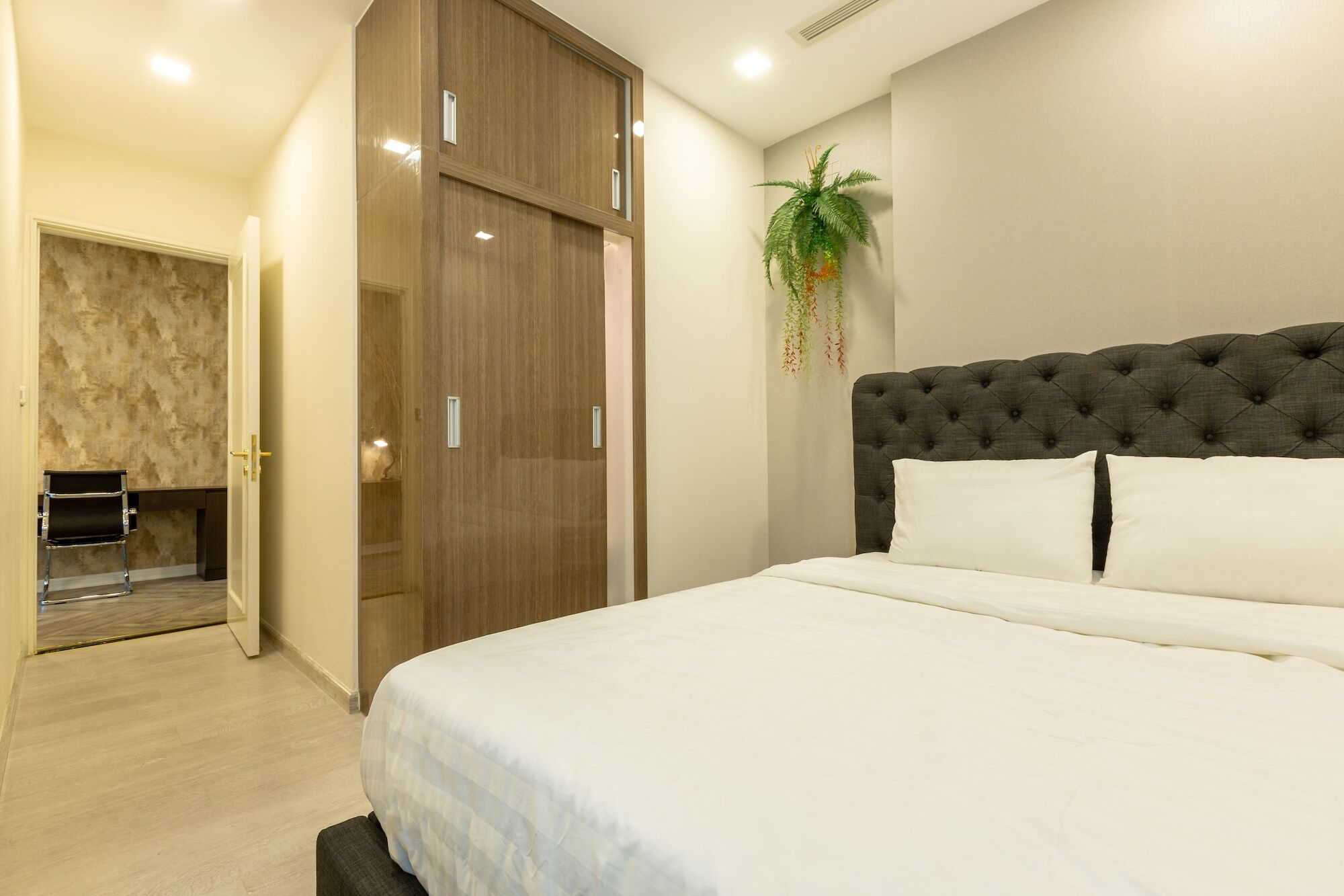 Qq - Vinhome Golden River - D.1