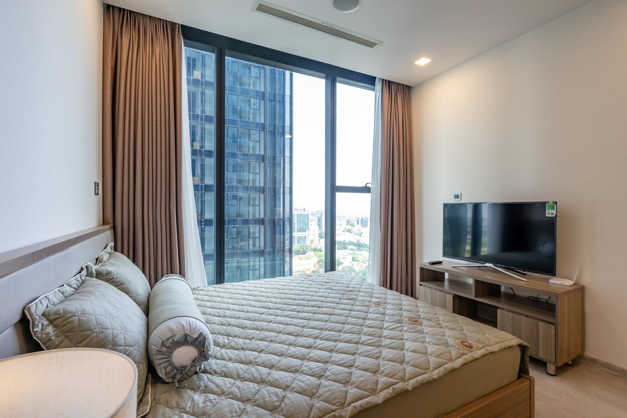 Qq - Vinhome Golden River - D.1 Apartment