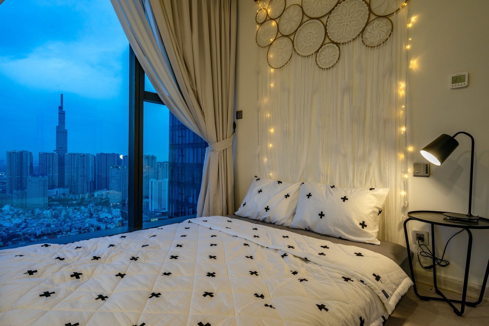 Qq - Vinhome Golden River - D.1 * Ho Chi Minh City
