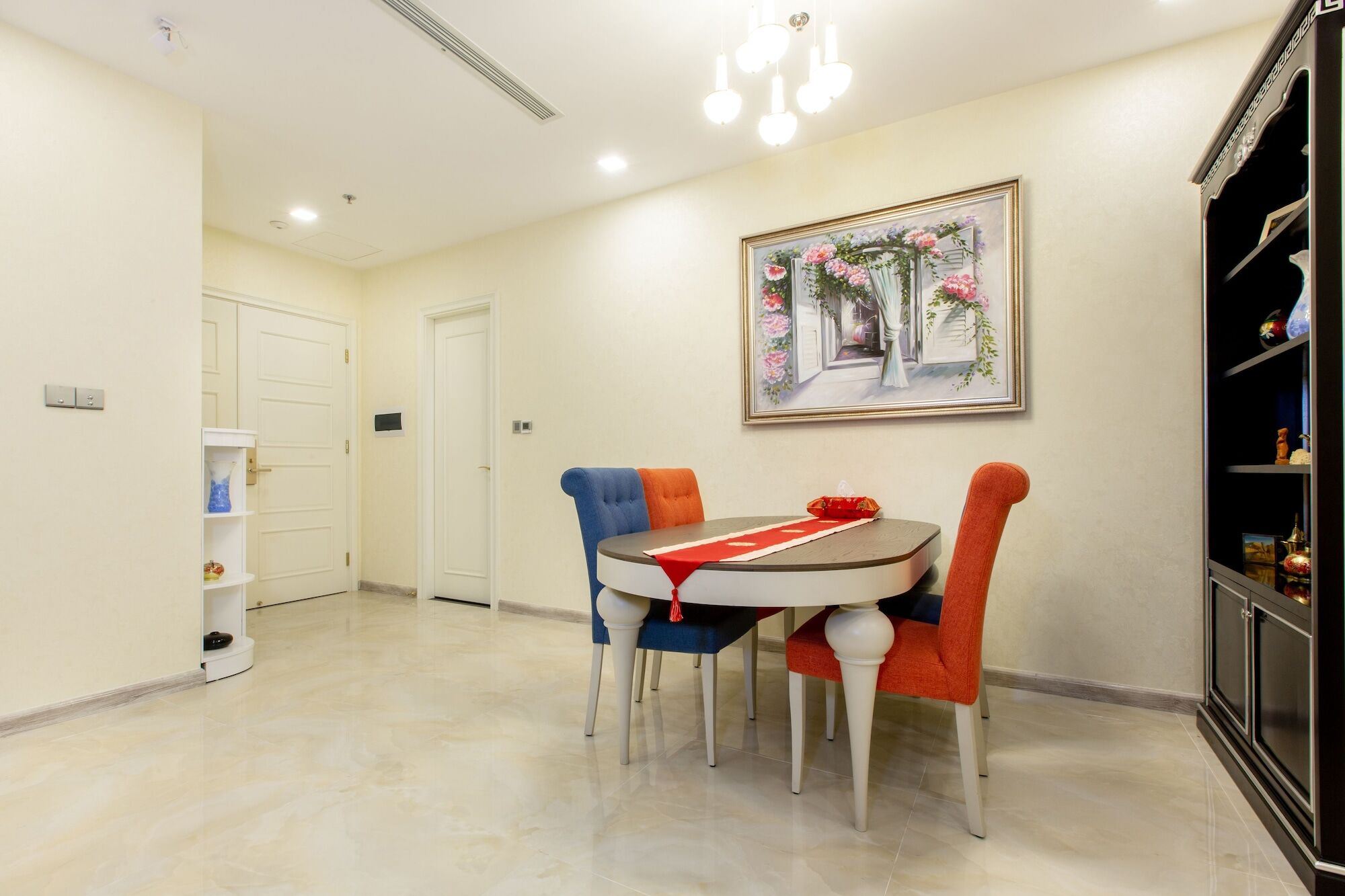 Qq - Vinhome Golden River - D.1 Apartment