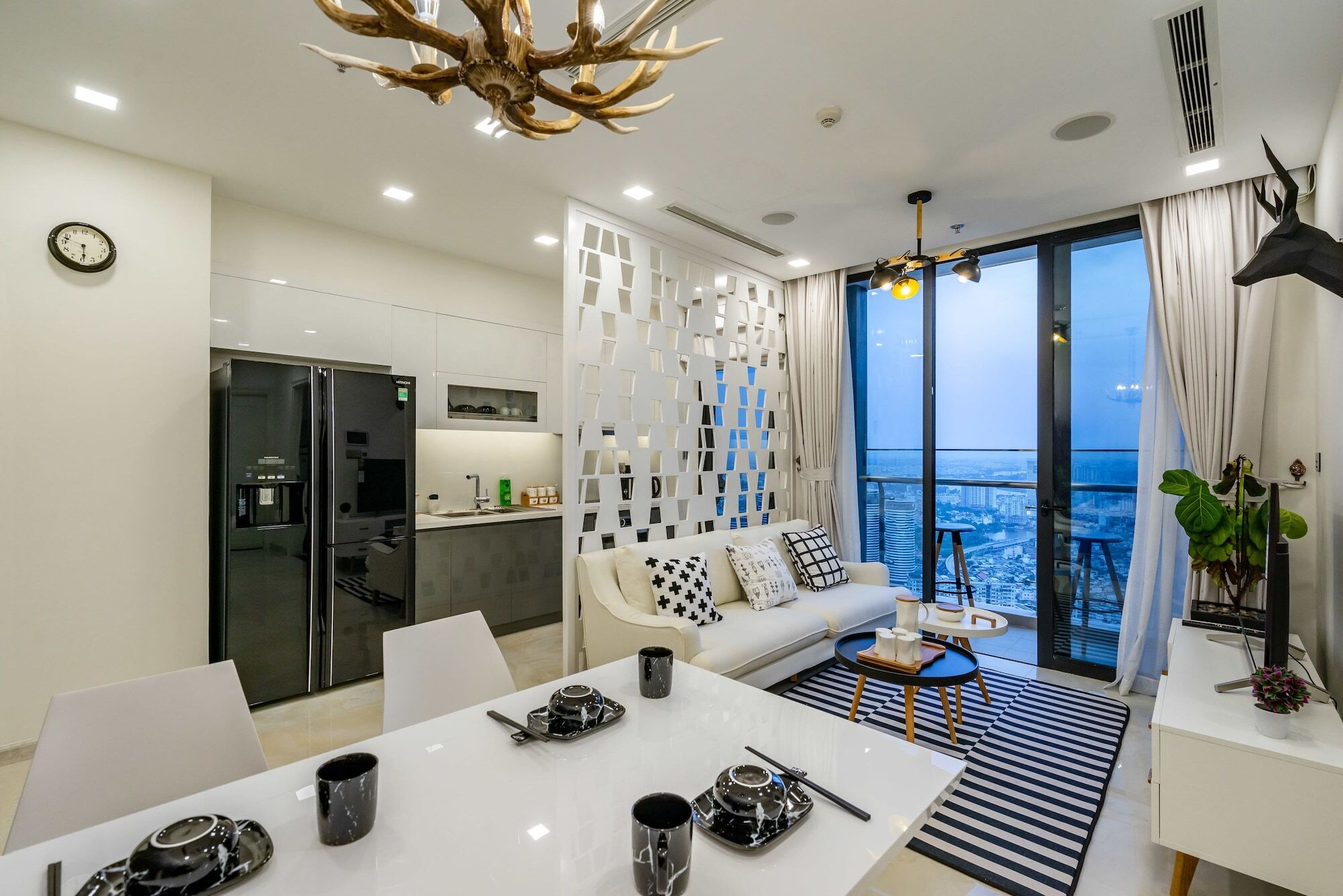 Qq - Vinhome Golden River - D.1 * Ho Chi Minh City