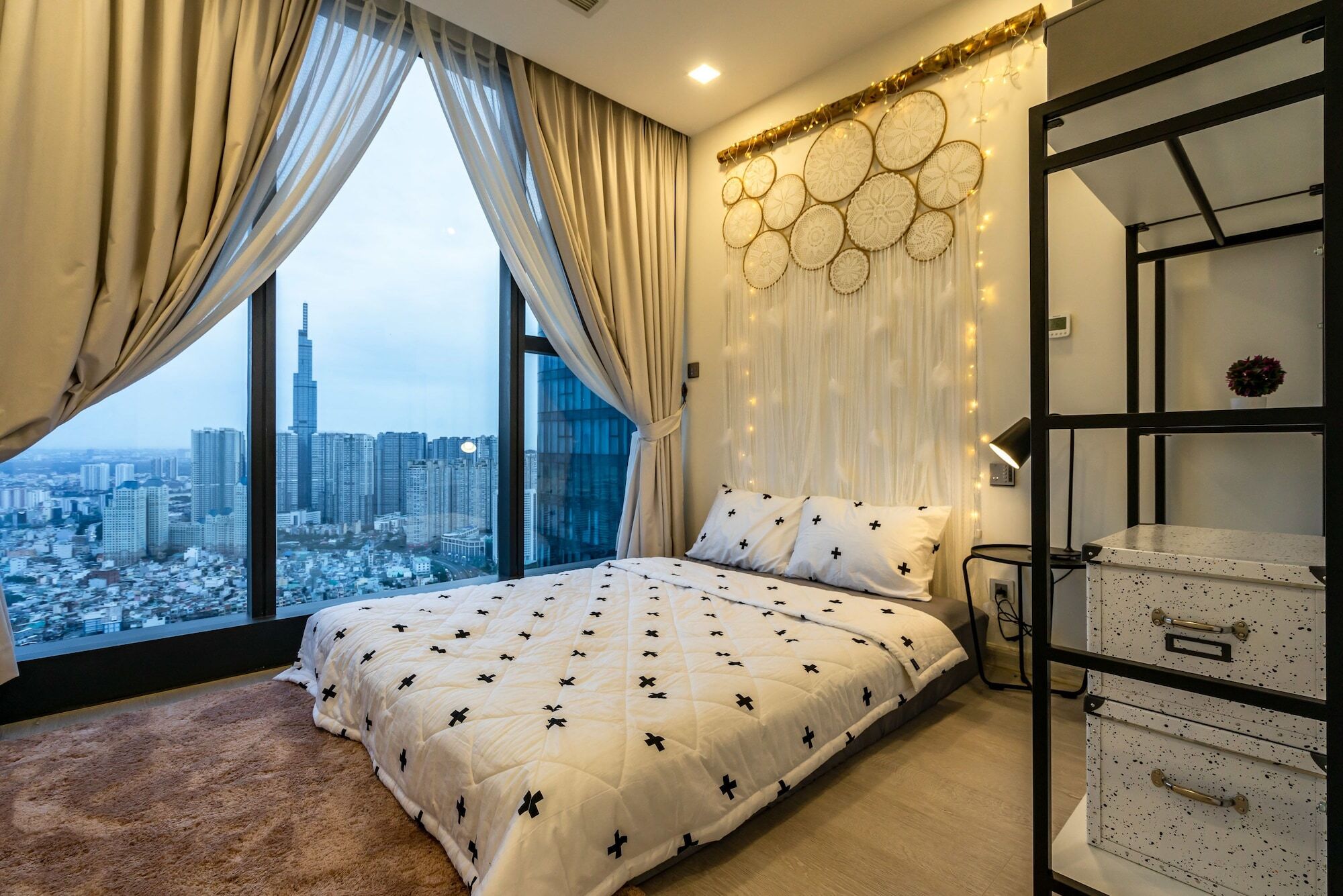 Qq - Vinhome Golden River - D.1 Apartment *