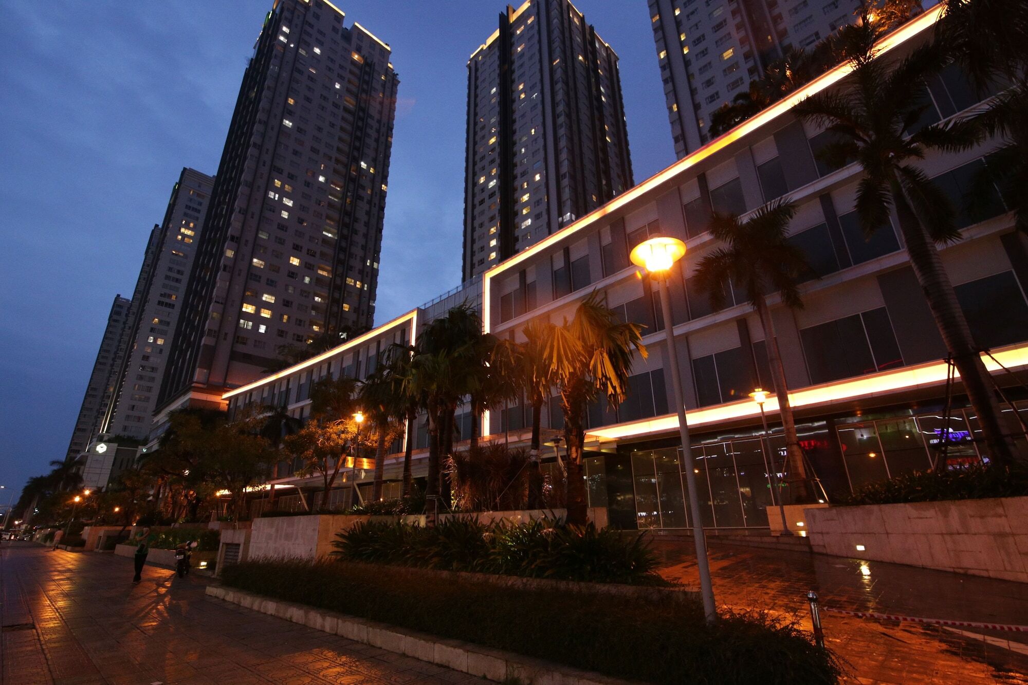 Sunrise Jenny Homes's Luxury Apartment