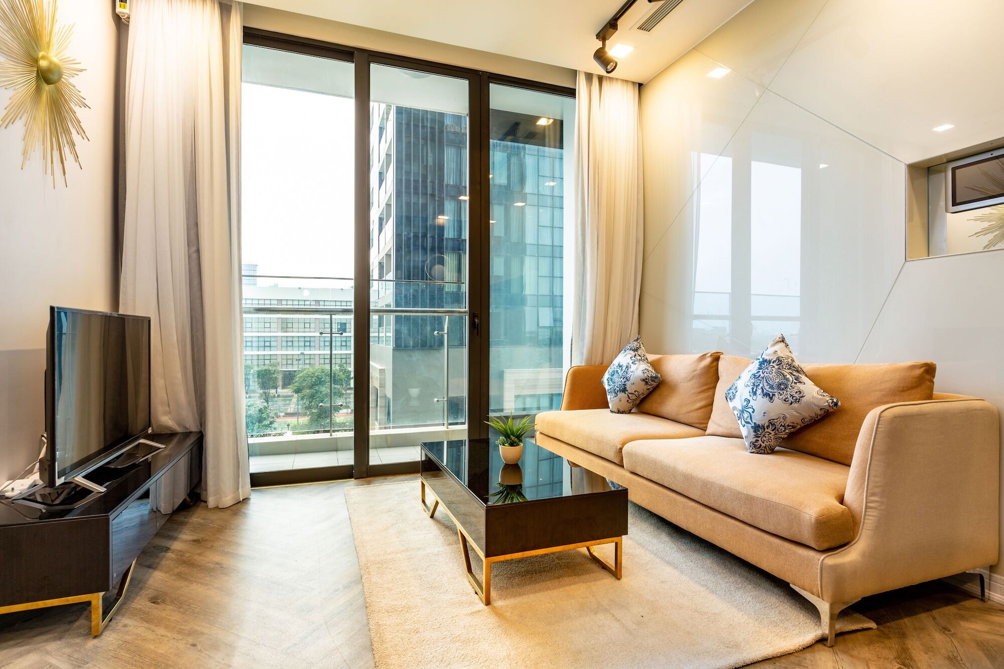Oasis Vinhome Golden River * Ho Chi Minh City