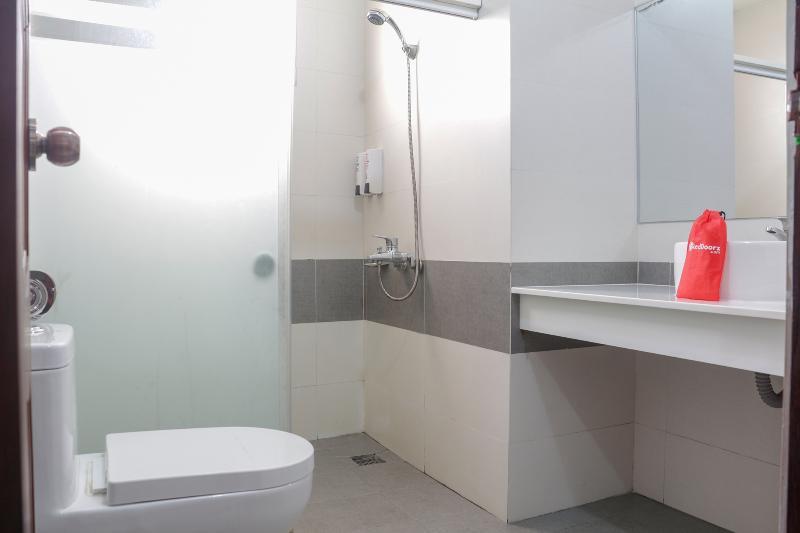 Reddoorz Near Binh Tay Market Hotel Ho Chi Minh City
