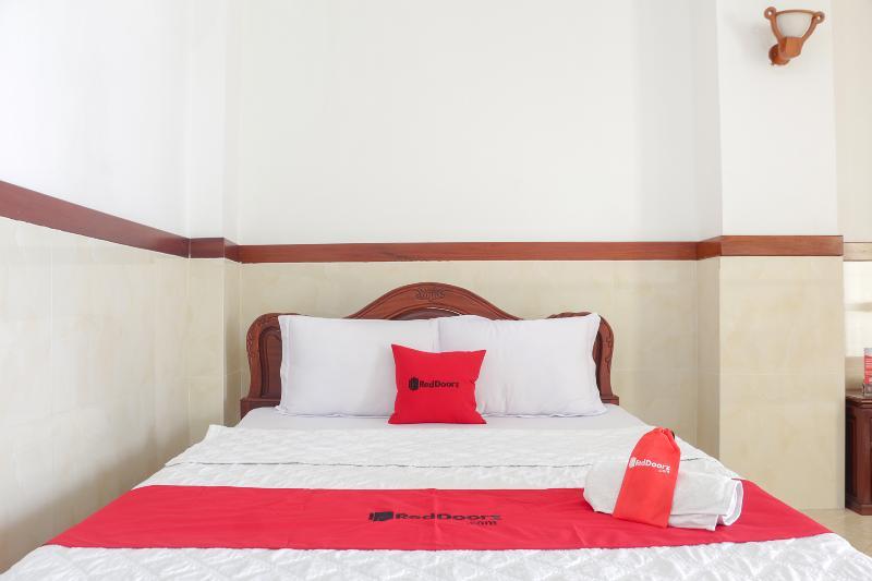 Reddoorz Near Binh Tay Market Ho Chi Minh City