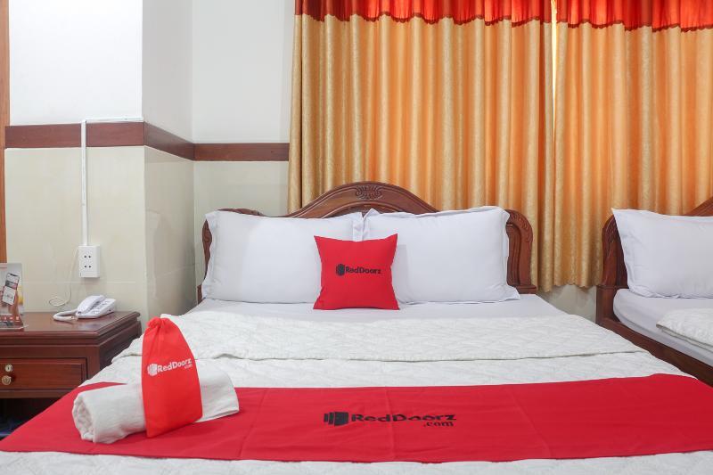 Reddoorz Near Binh Tay Market 2*