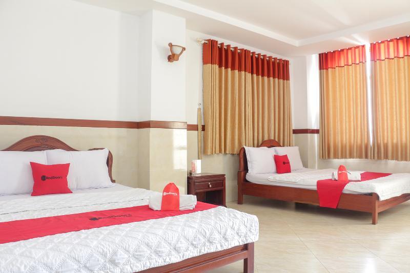 Reddoorz Near Binh Tay Market Hotel 2*