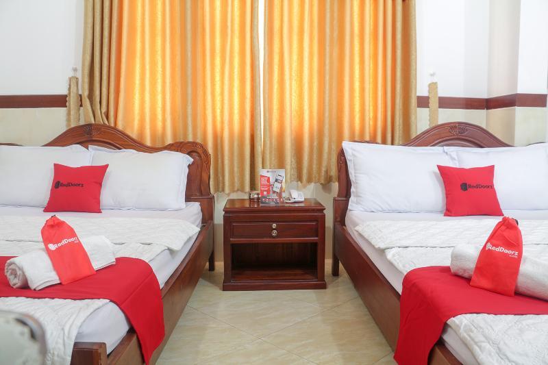 Reddoorz Near Binh Tay Market Ho Chi Minh City