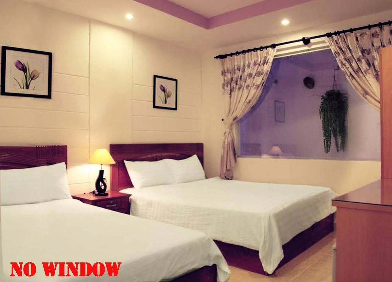 Khách sạn Hello House