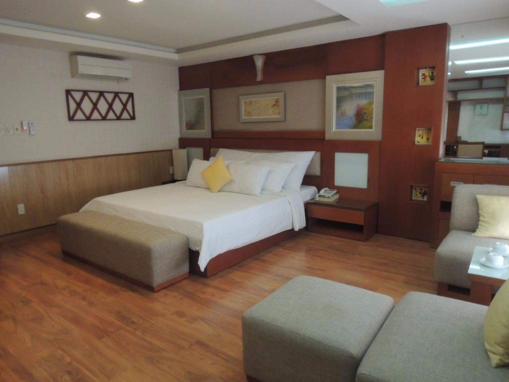 In Saigon - Phu My Hung 2 Hotel