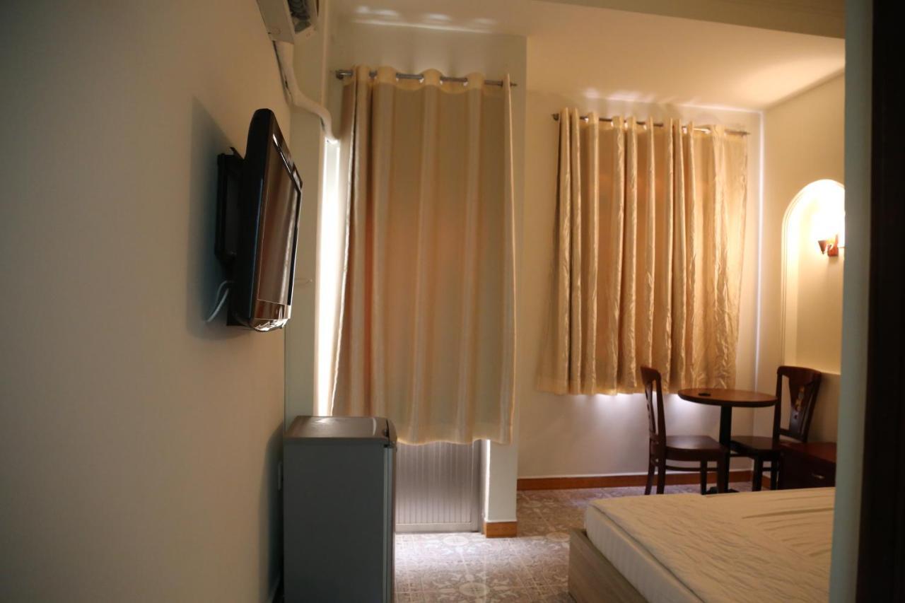 Thai Nhi Hotel *