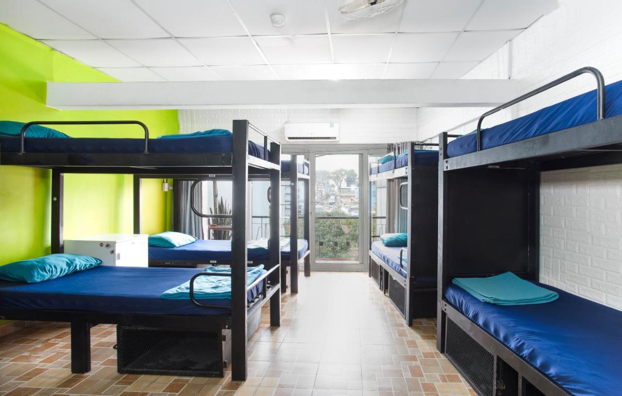 Hangout Hcm (adults Only) Hostel