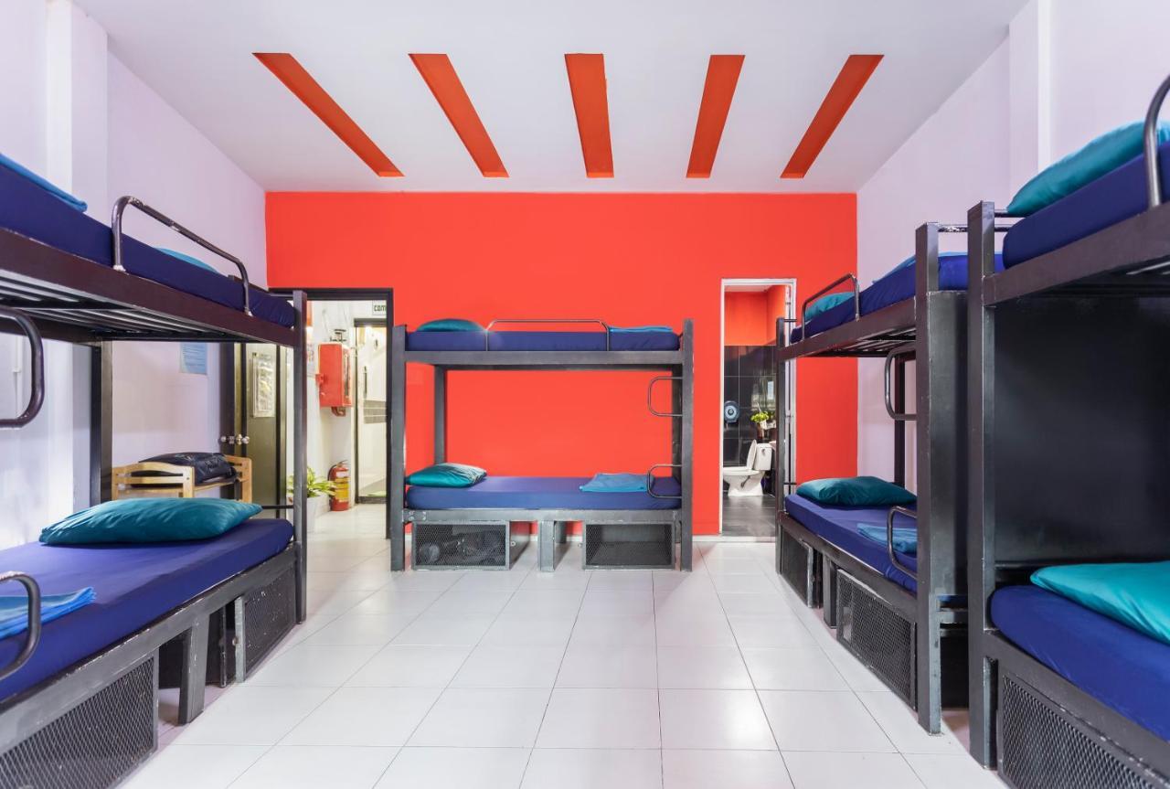 Hangout Hcm (adults Only) Hostel *