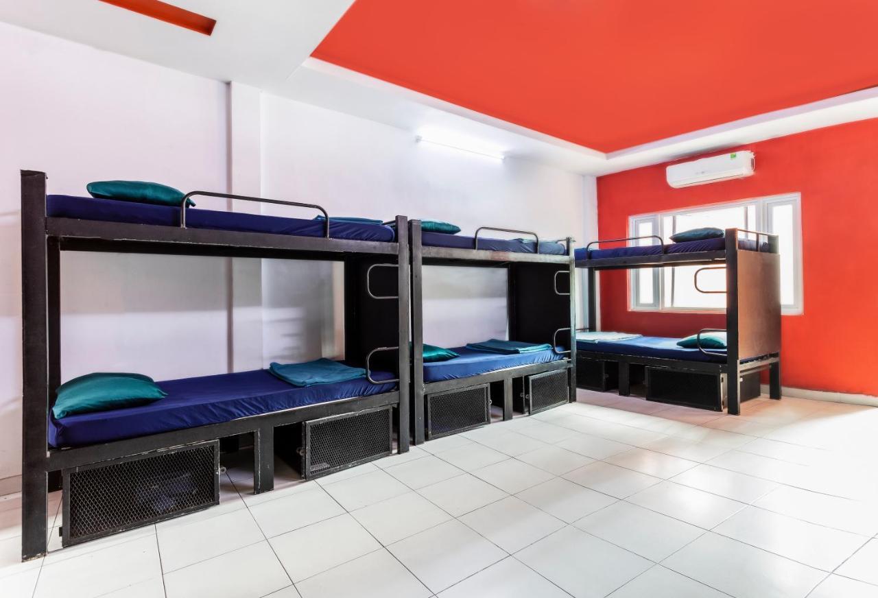 Hangout Hcm (adults Only) Hostel *