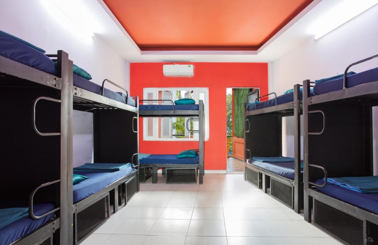 Hangout Hcm (adults Only) Hostel