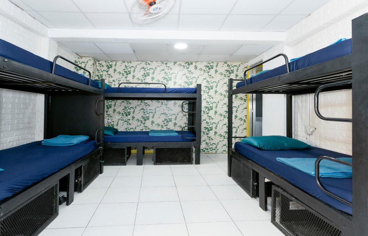 Hangout Hcm (adults Only) Hostel *