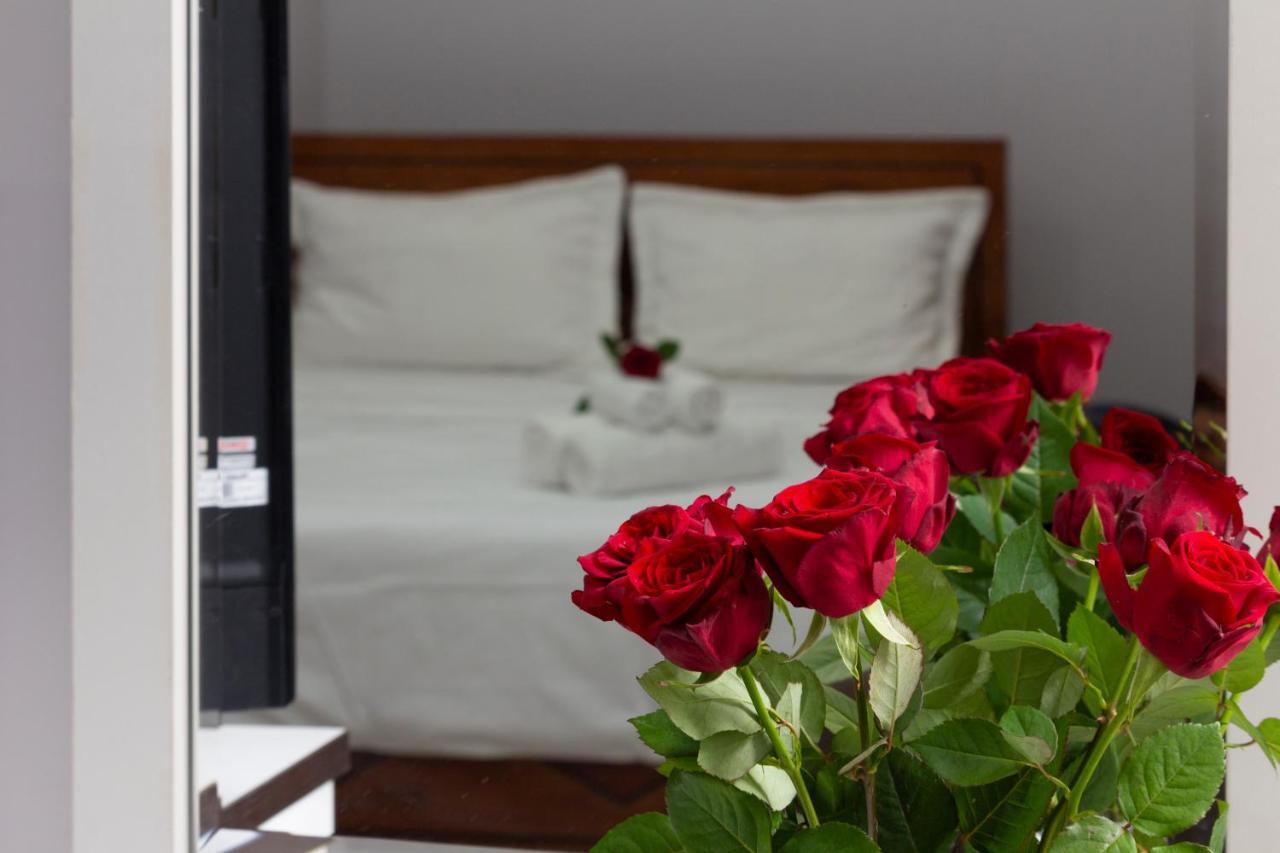 Cbd - In Central - The Art Apartment