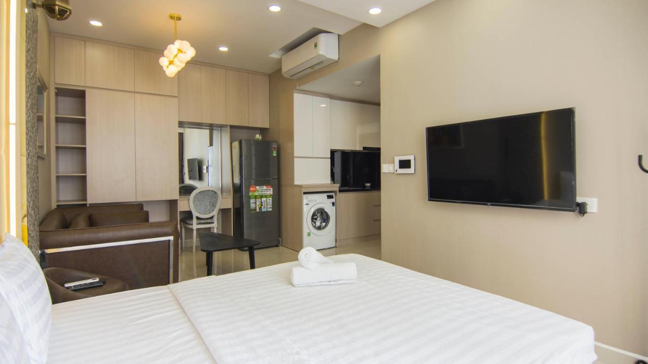Sai Gon Party Studio-free Pool And Gym At Center *