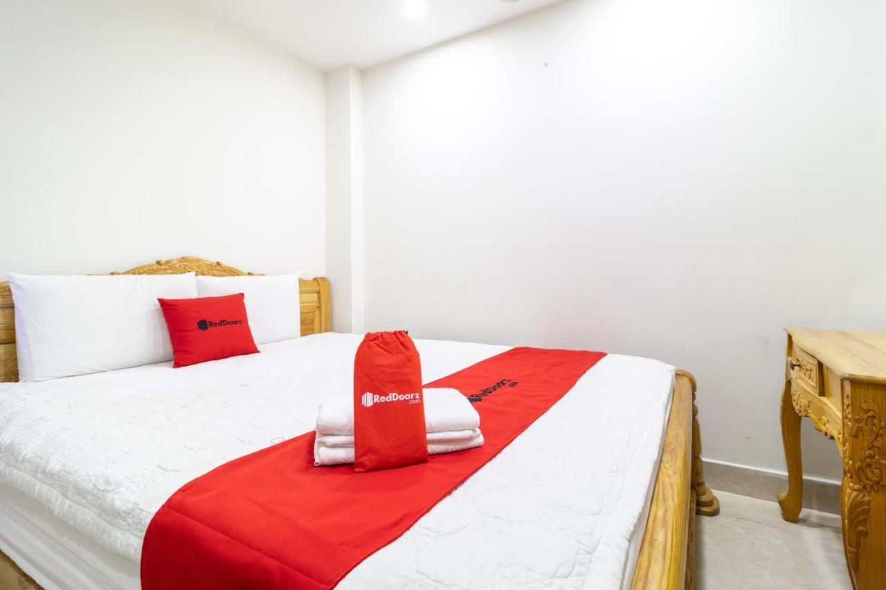Reddoorz Near Saigon Train Station 3 2*