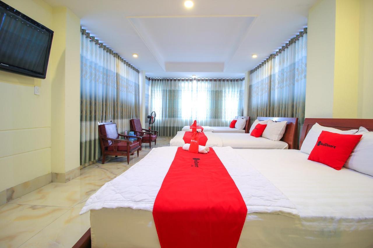Reddoorz Plus @ Dong Den Street Hotel 3*