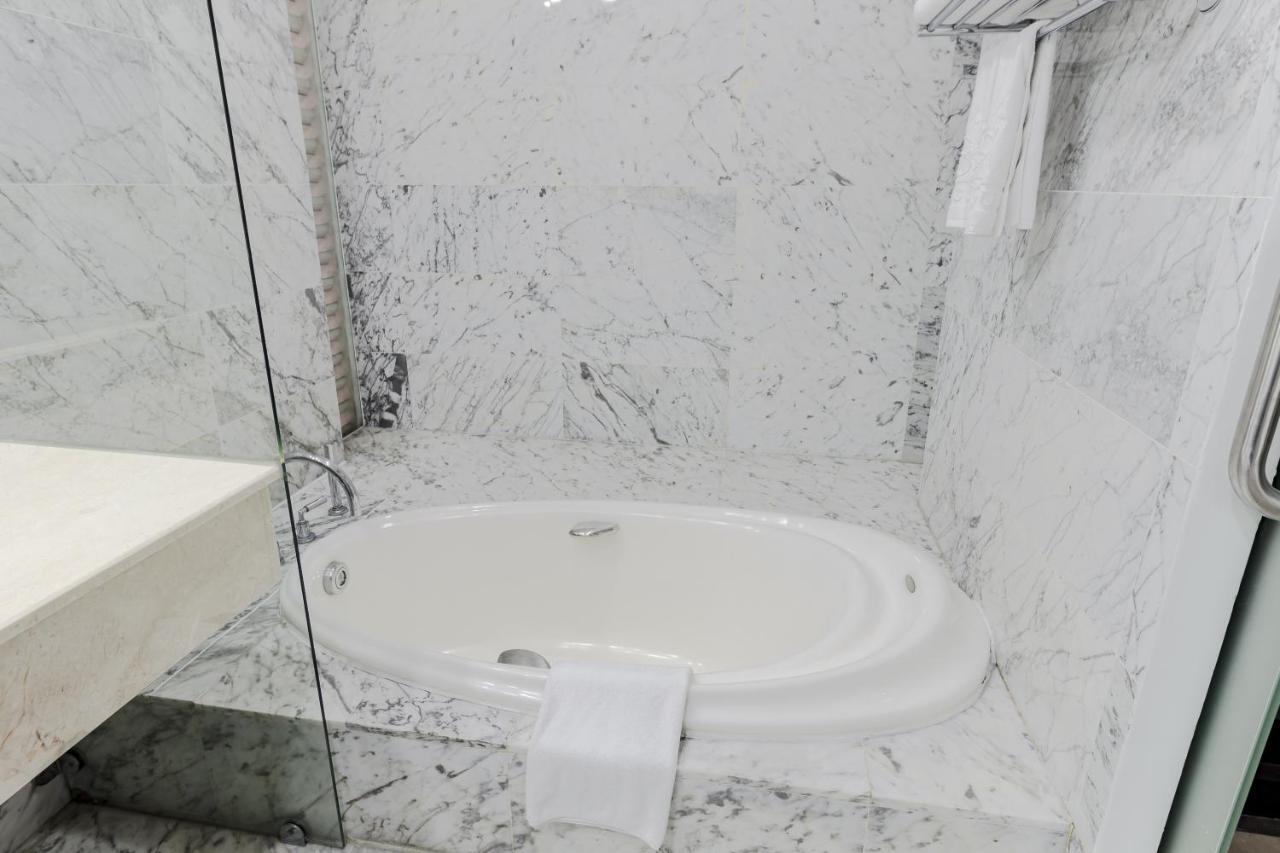 Blue Arch - Luxury Serviced In Saigon Ho Chi Minh City
