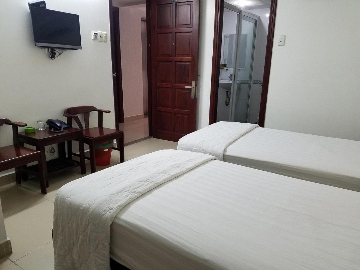 Dinh Dinh 2 Airport Hotel 2*