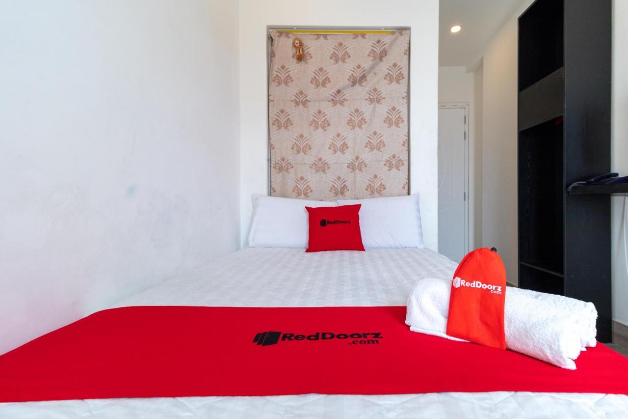 Hotel Reddoorz Near Gia Dinh International Hospital 3 2*