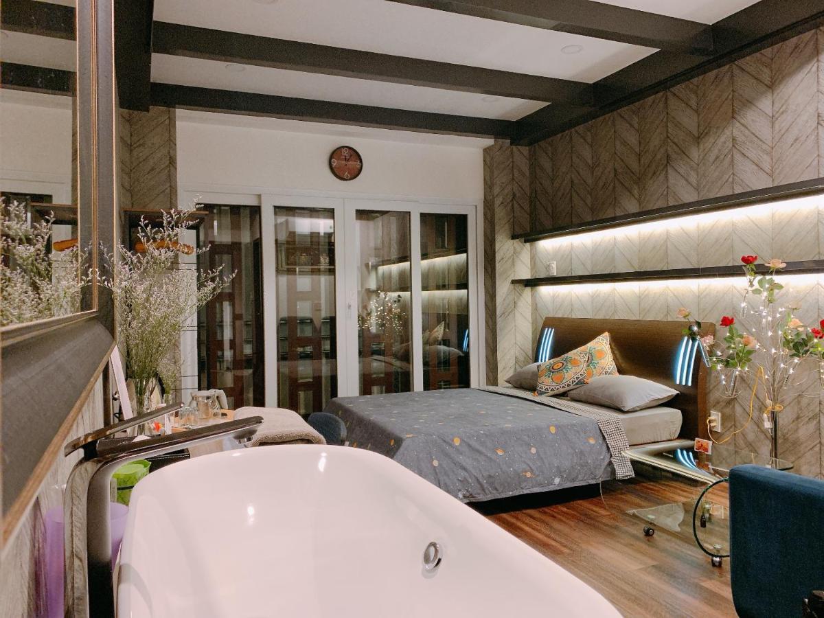 Luxurious Chinatown Hideaway *