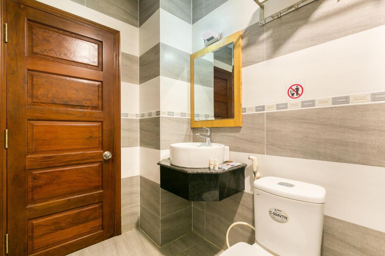 Hotel Oyo 652 Monaco 2*