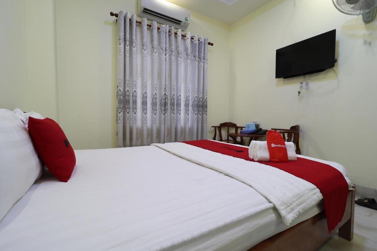 Hotel Reddoorz Plus @ Dong Den Street