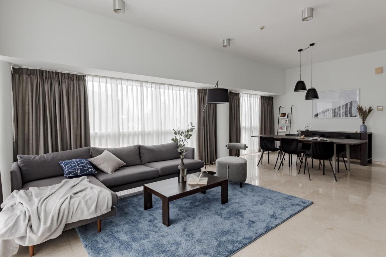 Blue Arch - Luxury Serviced In Saigon Apartment