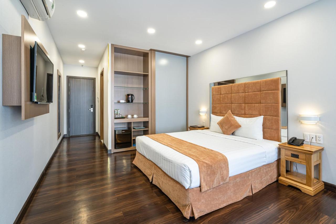 Hotel Emerald 3*