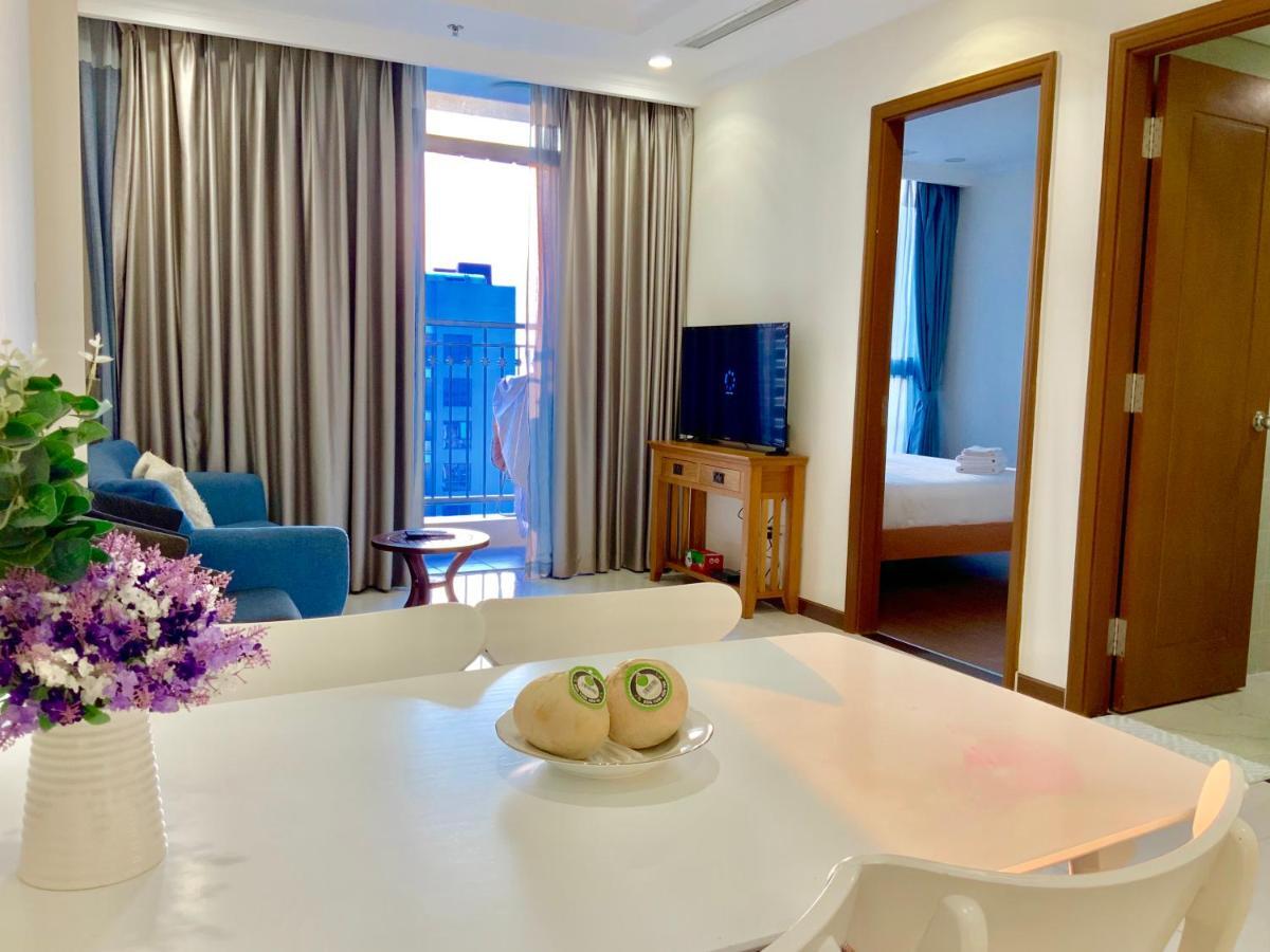 Luxhomes Saigon - Vinhomes Park Apartment *