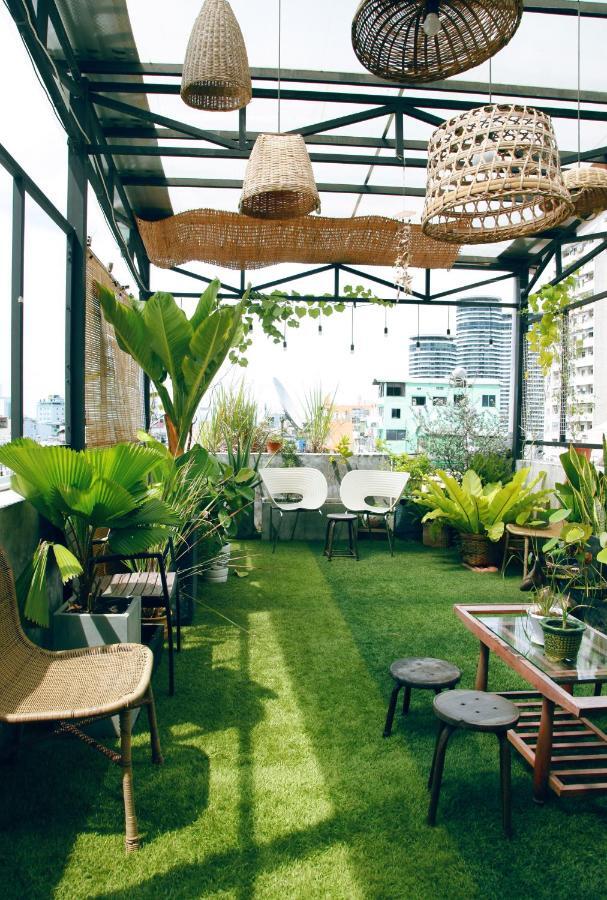 Classy Indochine - The Riverside Hotel