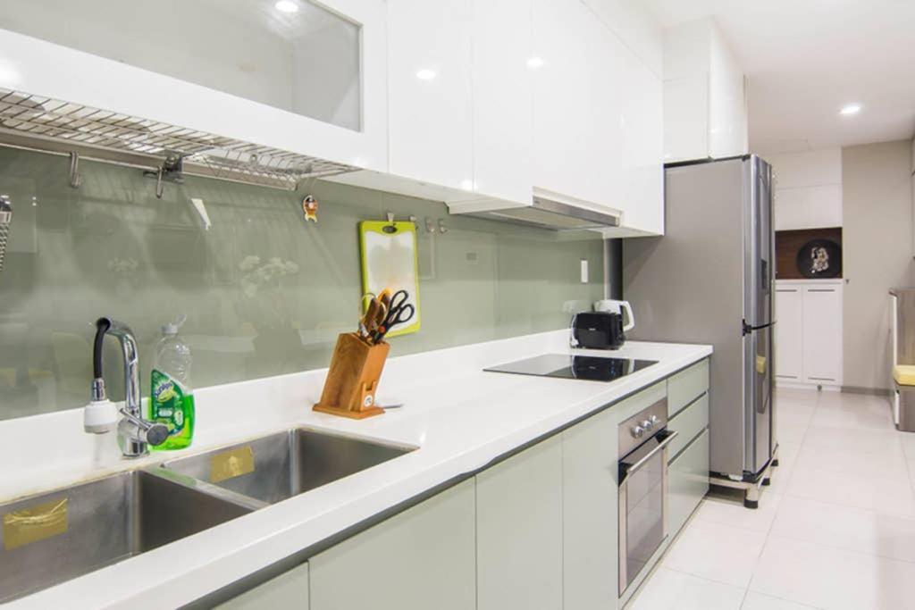 Apartment The Gold Luxury 12 - Infinity Rooftop Pool In Ho Chi Minh City