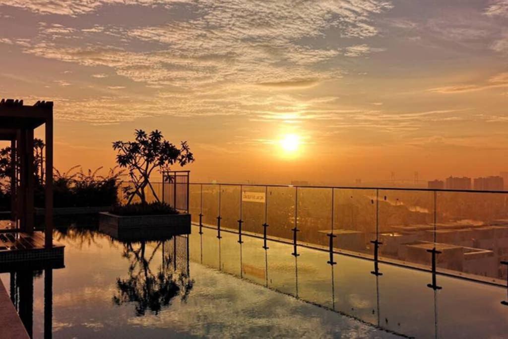 Apartment The Gold Luxury 12 - Infinity Rooftop Pool In Ho Chi Minh City