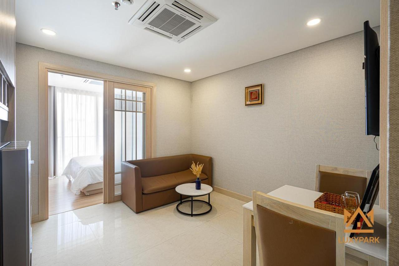 Aparthotel Luxy Park & Apartments-city Centre