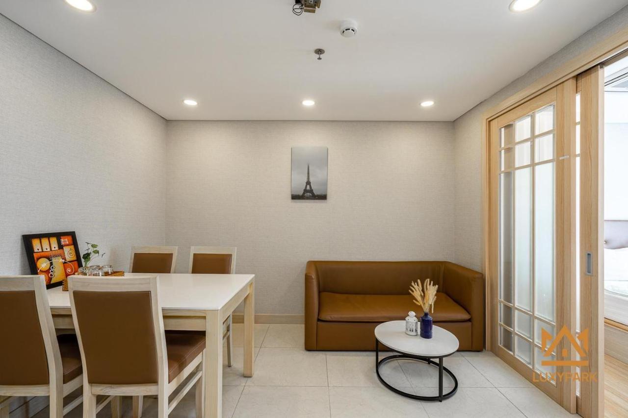 Luxy Park & Apartments-city Centre 3*