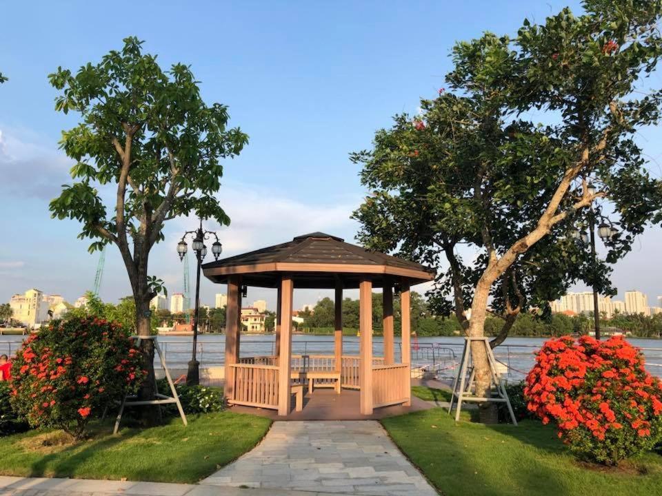 Homes By Christine - Vinhomes Park *