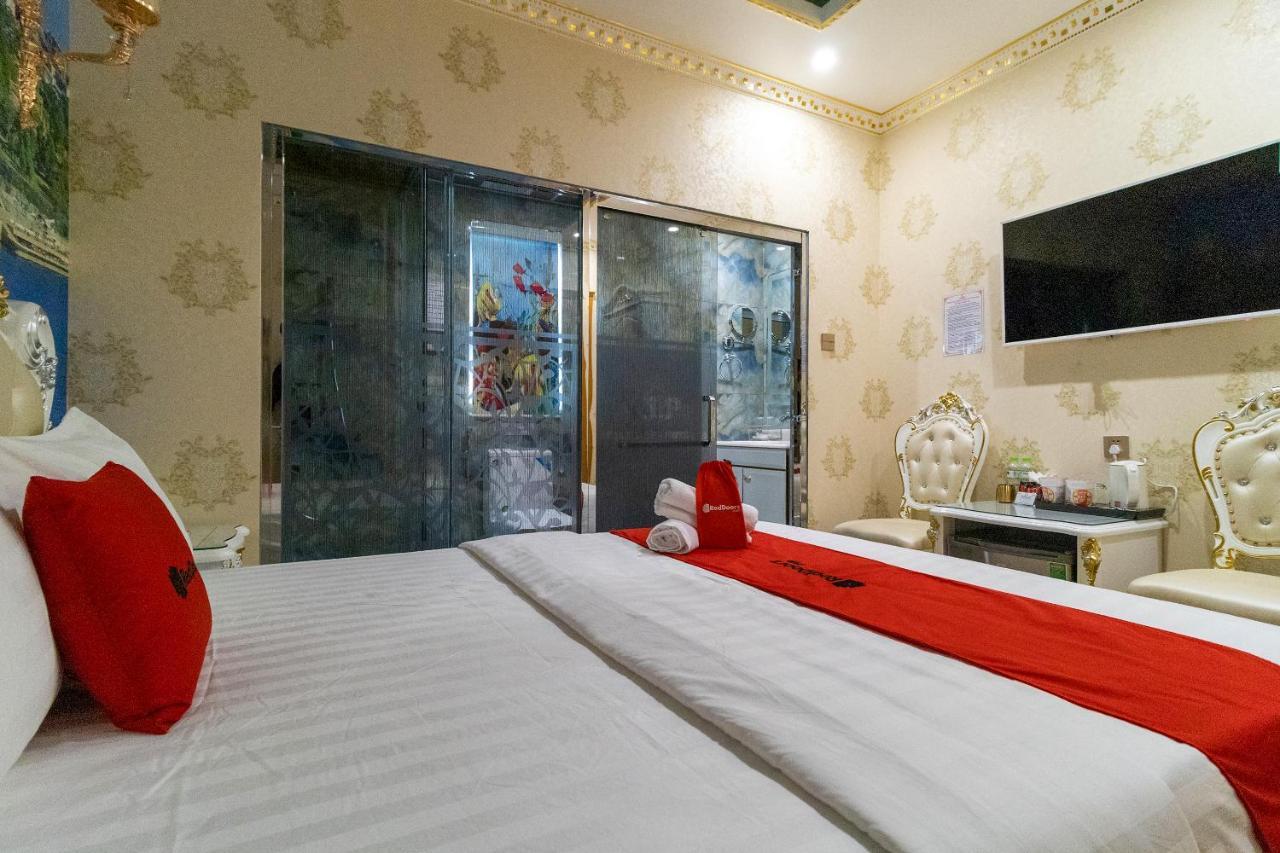 Reddoorz Premium @ Cao Thang Street Hotel 3*