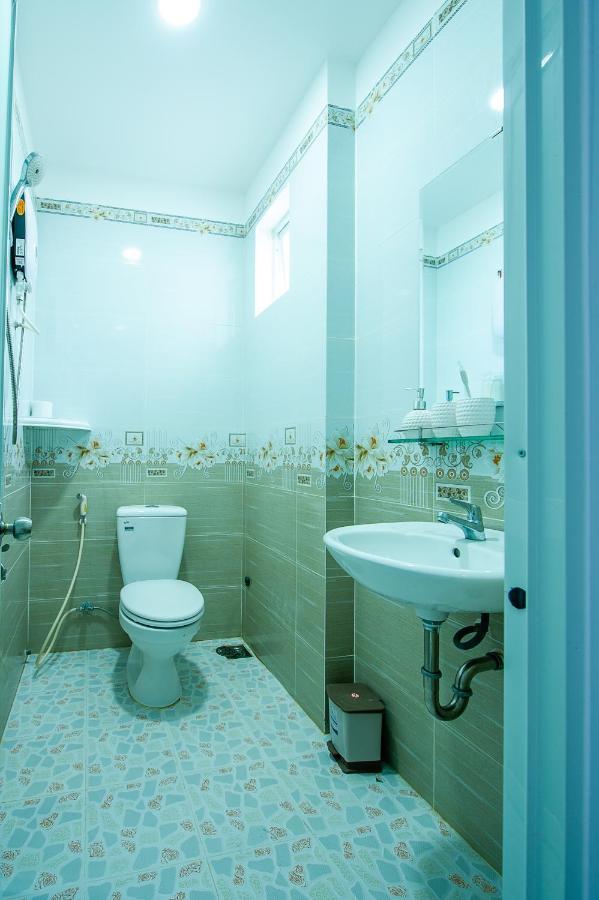 Saigon House 18bis Homestay *
