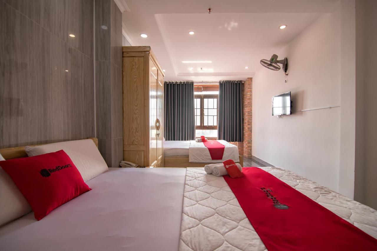 Hotel Reddoorz Near Tan Son Nhat Golf 2