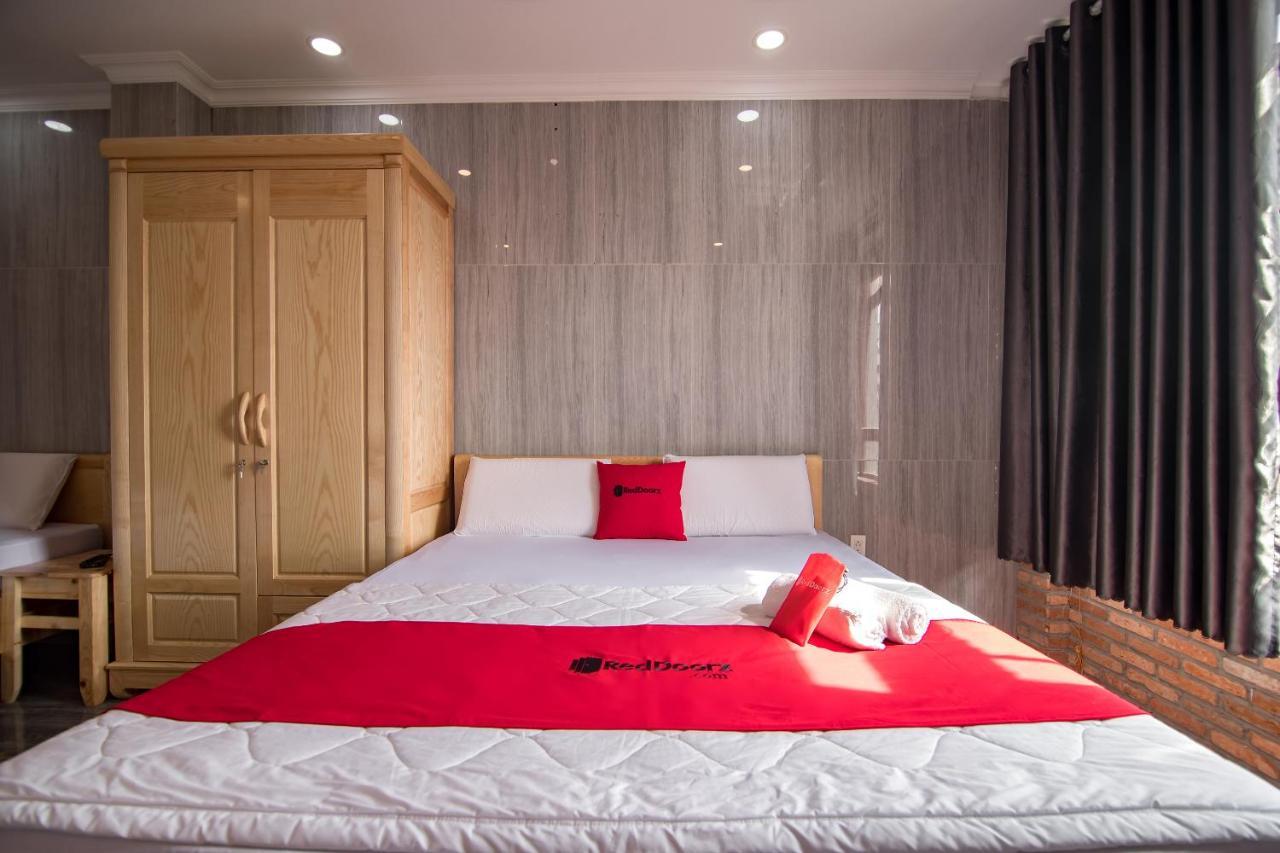 Hotel Reddoorz Near Tan Son Nhat Golf 2