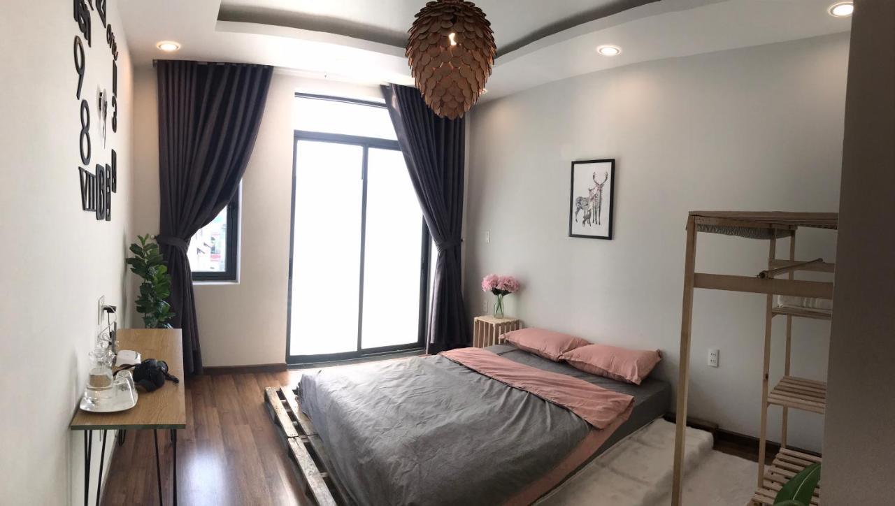 Bed & Breakfast 1993's House 2*